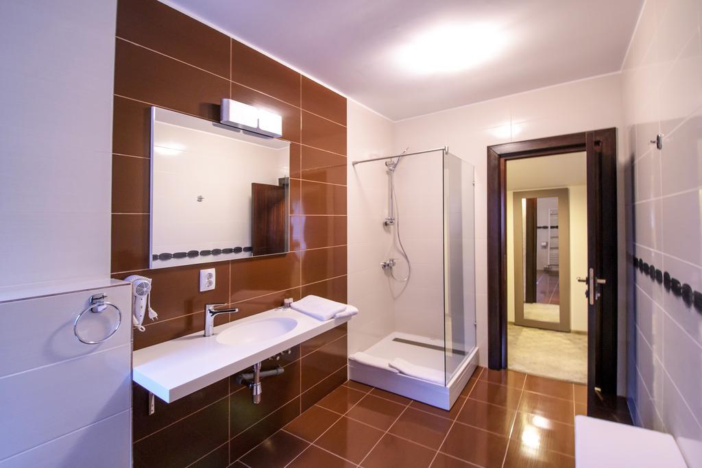 Hotel Pietrele Lui Solomon Braszów Zewnętrze zdjęcie