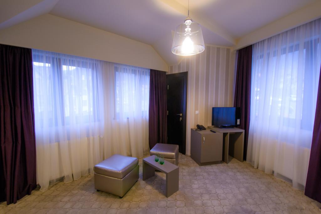 Hotel Pietrele Lui Solomon Braszów Zewnętrze zdjęcie