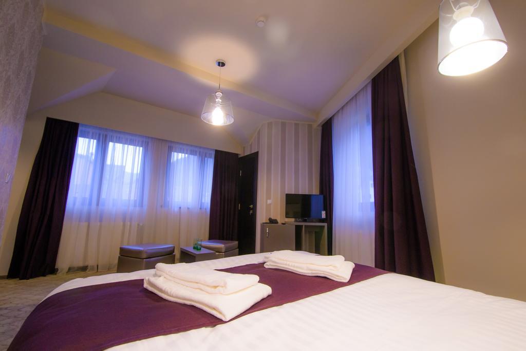 Hotel Pietrele Lui Solomon Braszów Zewnętrze zdjęcie