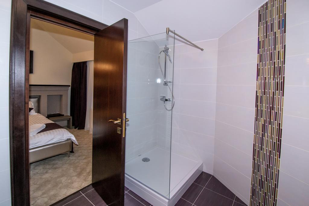 Hotel Pietrele Lui Solomon Braszów Zewnętrze zdjęcie