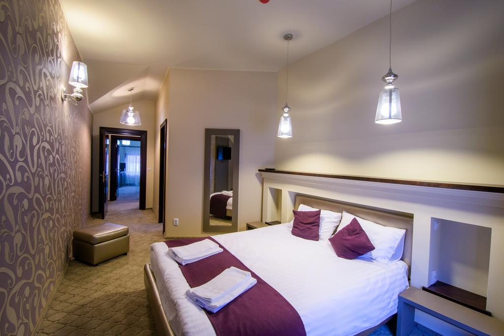 Hotel Pietrele Lui Solomon Braszów Zewnętrze zdjęcie