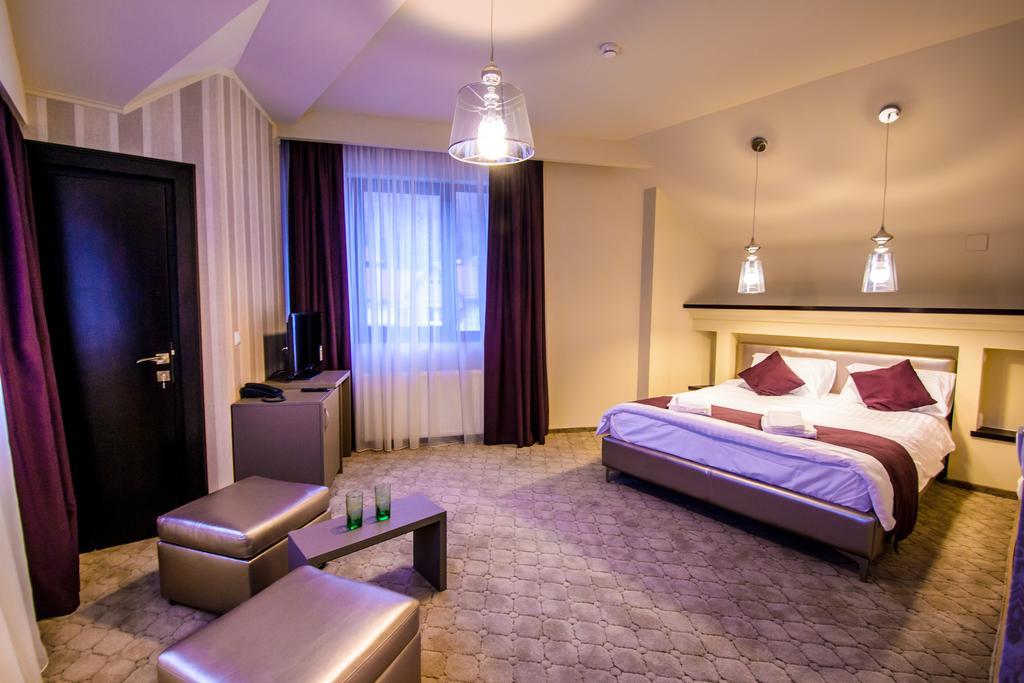 Hotel Pietrele Lui Solomon Braszów Zewnętrze zdjęcie