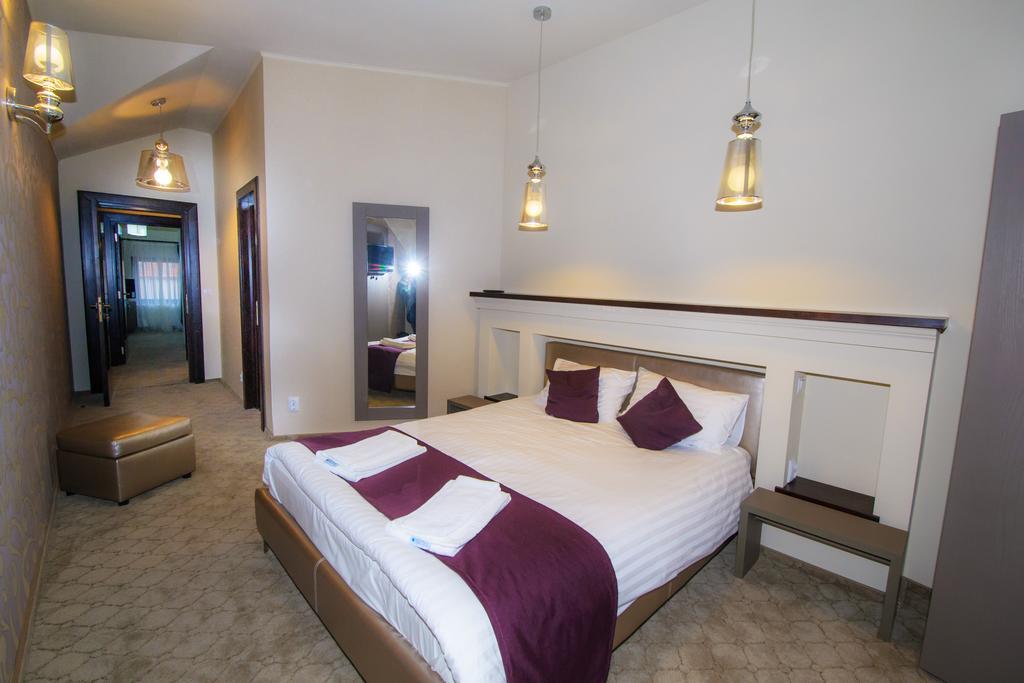 Hotel Pietrele Lui Solomon Braszów Zewnętrze zdjęcie