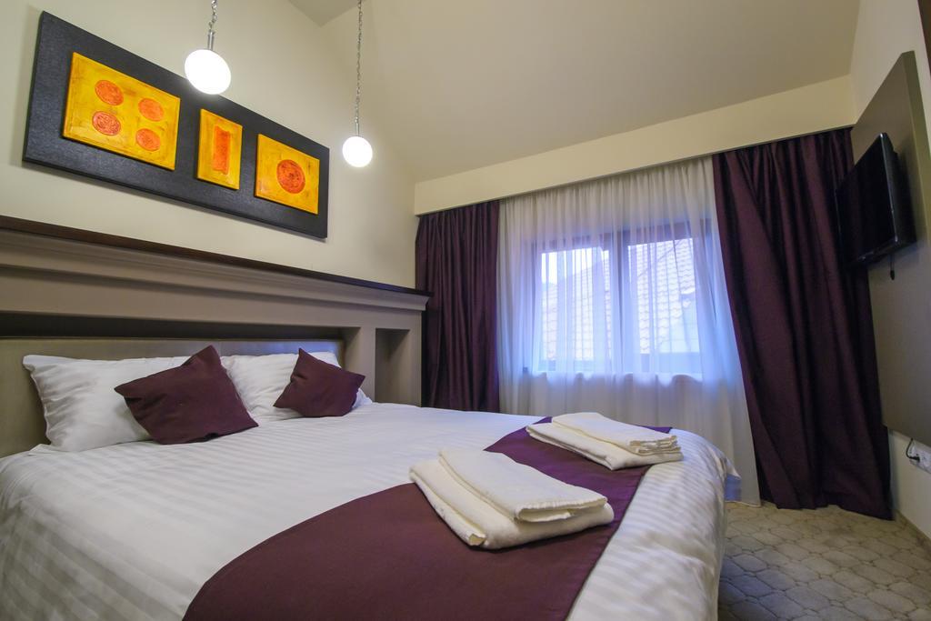 Hotel Pietrele Lui Solomon Braszów Zewnętrze zdjęcie