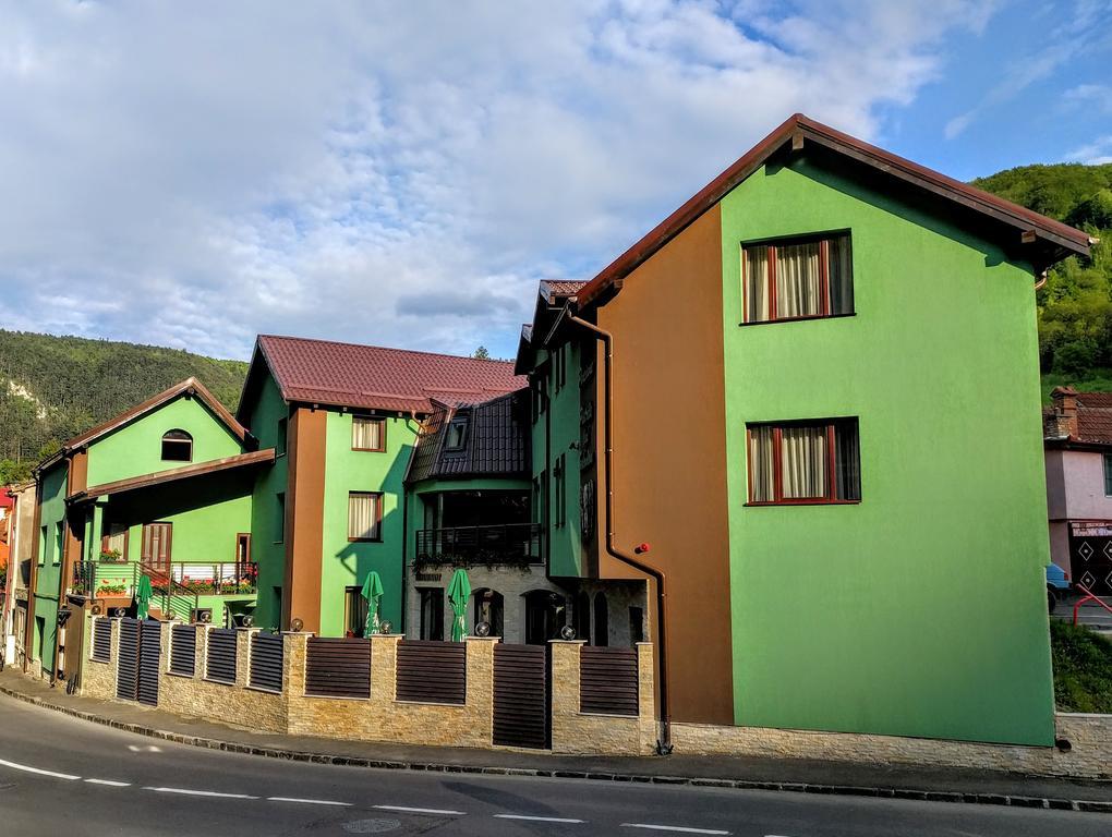 Hotel Pietrele Lui Solomon Braszów Zewnętrze zdjęcie